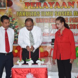 PERAYAAN NATAL FAKULTAS ILMU SOSIAL DAN ILMU POLITIK PERAYAAN NATAL FAKULTAS ILMU SOSIAL DAN ILMU POLITIK