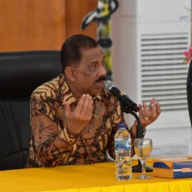 DISKUSI KELOMPOK TERARAH KONSULTSI DAN VERIFIKASI PENGEMBANGAN KAPASITAS LEMBAGA SANIRI YANG ASPIRATIF PADA PEMBANGUNAN MASYARAKAT ADAT DI KOTA AMBON DISKUSI KELOMPOK TERARAH KONSULTSI DAN VERIFIKASI PENGEMBANGAN KAPASITAS LEMBAGA SANIRI YANG ASPIRATIF PADA PEMBANGUNAN MASYARAKAT ADAT DI KOTA AMBON
